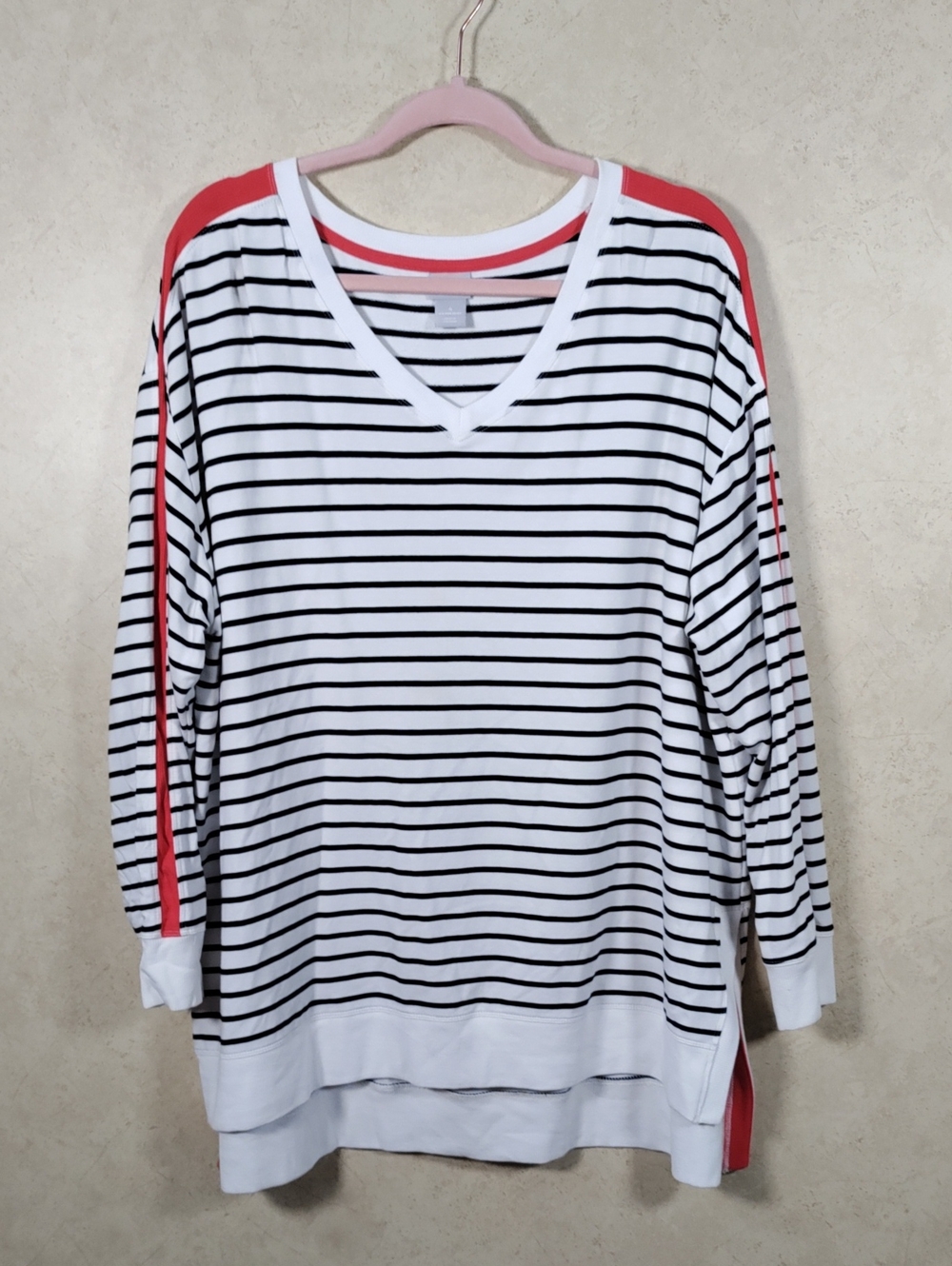 I199 Chico's White & Black Striped V-Neck Top with Red Shoulder Detail XXL